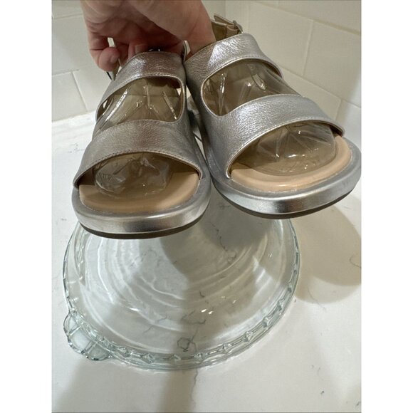 Vionic MADERA Women's Size 8 Silver Leather Sandals - Picture 6 of 12